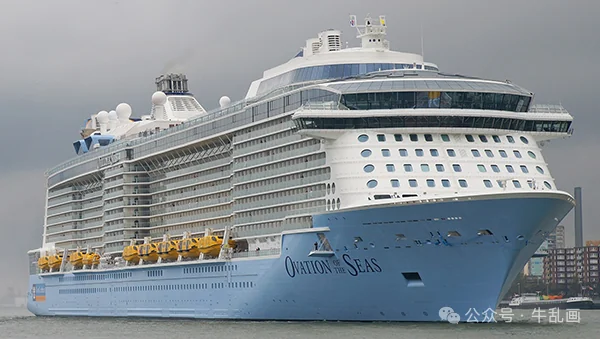 Ovation of the Seas at sea